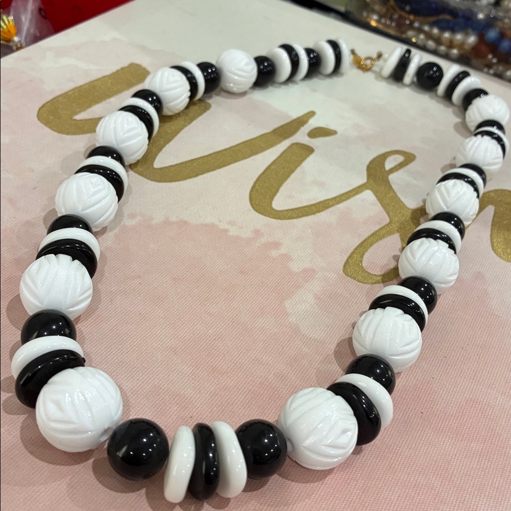 Freirich necklace black and white carved vintage 26 total inches - Picture 9 of 10